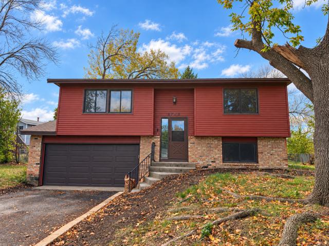 8223 Brunswick Circle N Brooklyn Park MN 55443 - MLS# 7161793