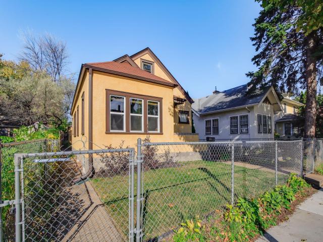 1327 Thomas Avenue Saint Paul MN 55104 - MLS# 7162533