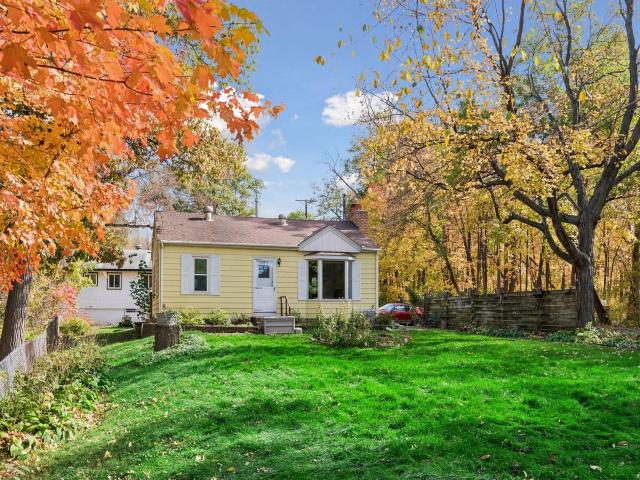 4955 Saint Albans Bay Road Excelsior MN 55331 - MLS# 7162581