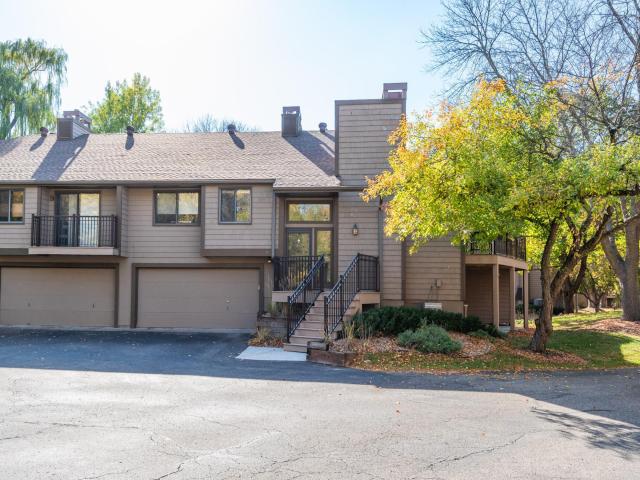 11479 Carriage Court Eden Prairie MN 55344 - MLS# 7162752