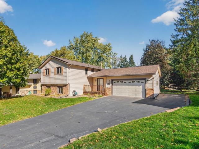 1949 Timber Wolf Trail N Eagan MN 55122 - MLS# 7162792