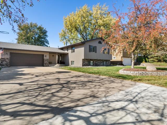664 Greenway Avenue N Oakdale MN 55128 - MLS# 7162905