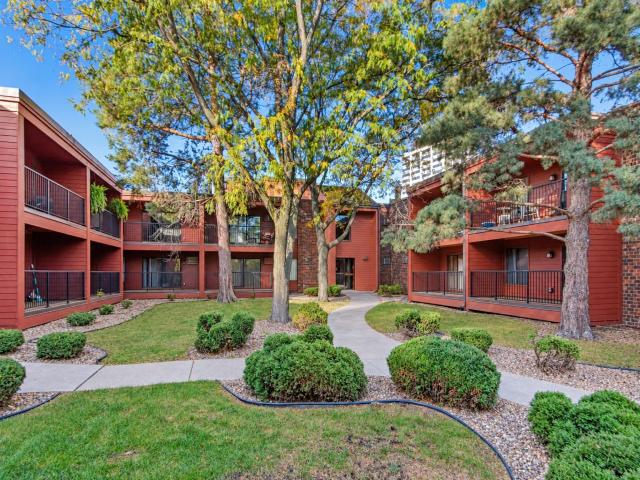 8025 Xerxes Avenue S Unit 216 Bloomington MN 55431 - MLS# 7162907