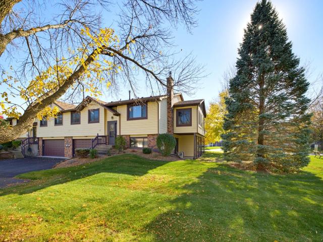 5593 Donegal Drive Shoreview MN 55126 - MLS# 7163934