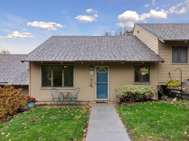 22 Carvers Green Chaska MN 55318 - MLS# 7164040