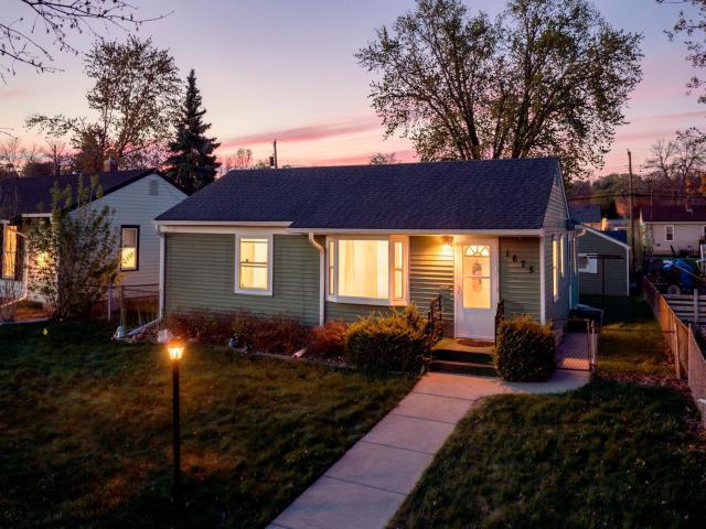 1675 Iowa Avenue E Saint Paul MN 55106 - MLS# 7164207