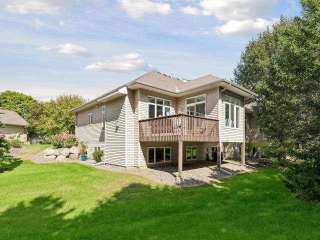 10381 Lancaster Cove Woodbury MN 55129 - MLS# 7164302