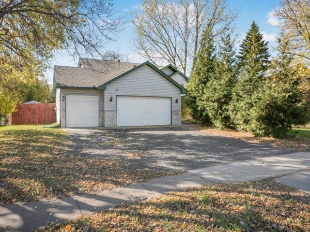 10560 Robinson Drive NW Coon Rapids MN 55433 - MLS# 7164601