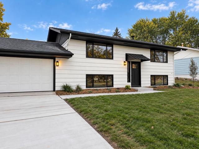 593 Continental Drive Saint Paul MN 55112 - MLS# 7164618