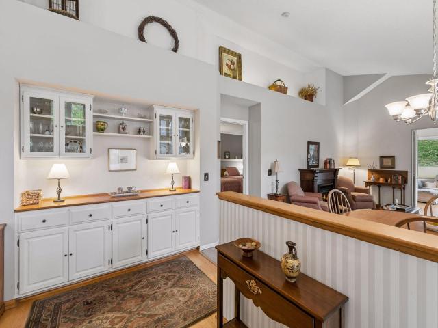 986 Stratford Court Burnsville MN 55337 - MLS# 7164845 — photo 3