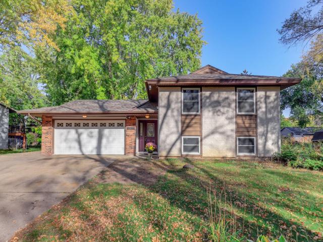 10857 Hollywood Boulevard NW Coon Rapids MN 55433 - MLS# 7164907