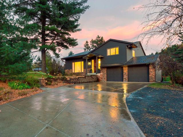 8281 Deer Pond Trail N Lake Elmo MN 55042 - MLS# 7165240