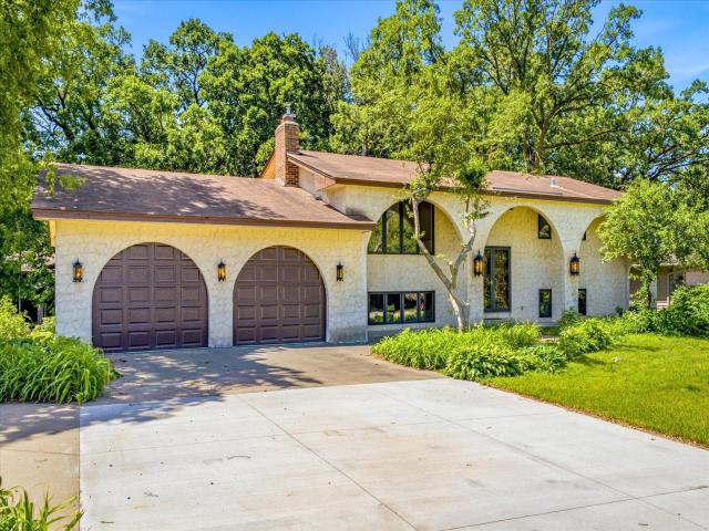 316 Colleen Avenue Saint Paul MN 55126 - MLS# 7166129