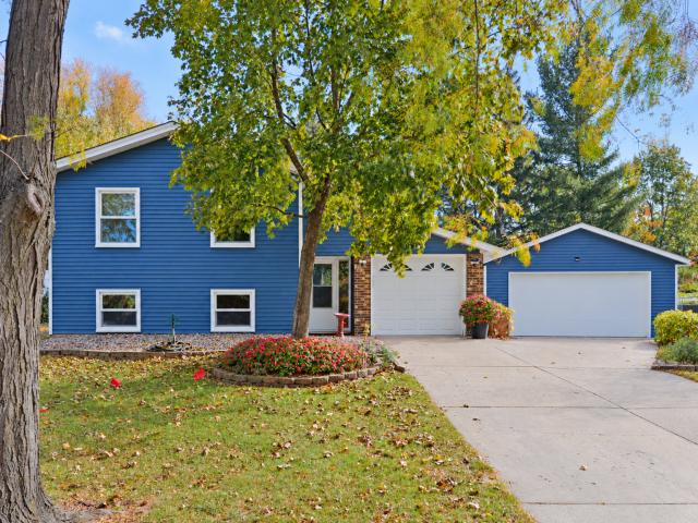 8469 Ivan Avenue S Cottage Grove MN 55016 - MLS# 7166404