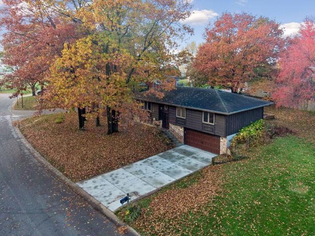16640 N Hillcrest Court Eden Prairie MN 55346 - MLS# 7166544