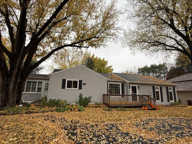832 Wagon Wheel Trail Mendota Heights MN 55120 - MLS# 7166746