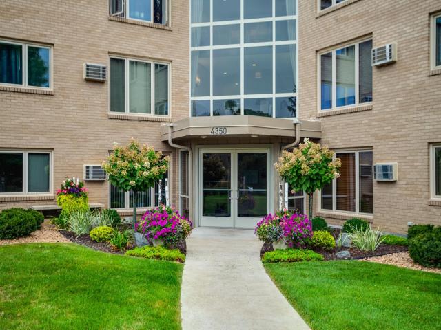 4350 Brookside Court Unit 302 Edina MN 55436 - MLS# 7166935