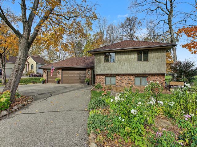 1393 Wood Duck Trail Shakopee MN 55379 - MLS# 7166974