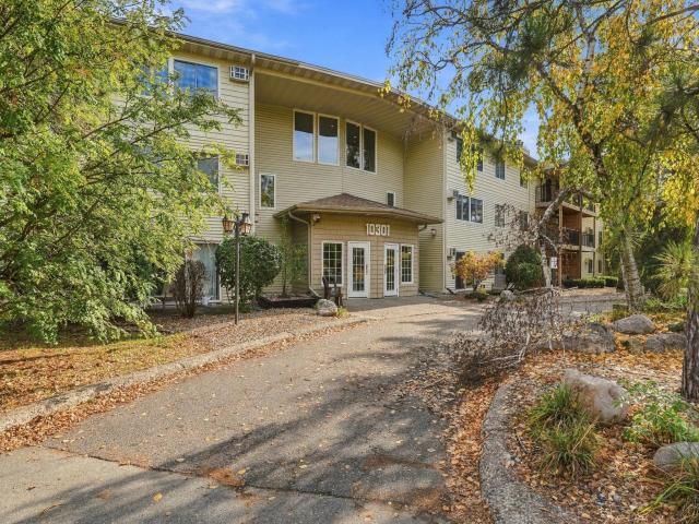 10301 Cedar Lake Road Unit 213 Minnetonka MN 55305 - MLS# 7167139