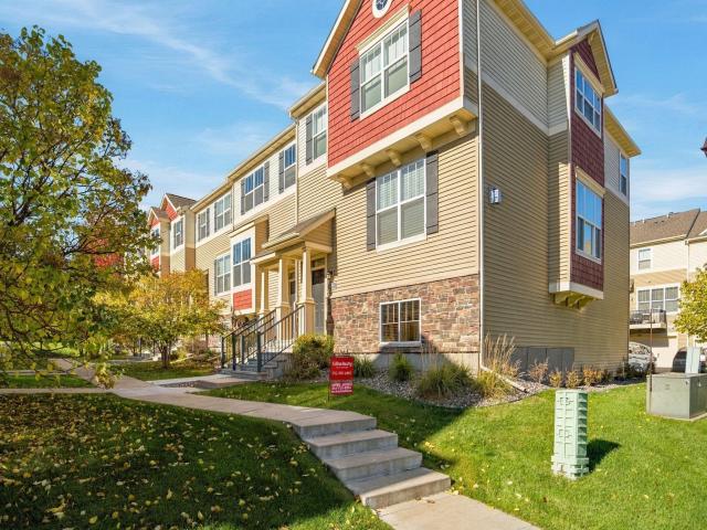 8395 Norwood Lane N Maple Grove MN 55369 - MLS# 7167542 — photo 3