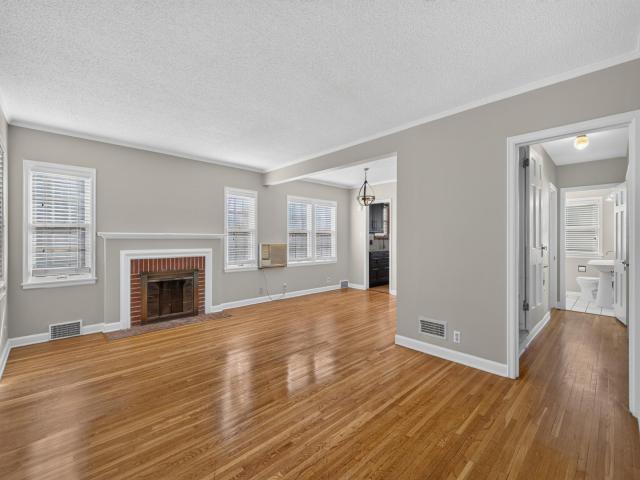 4201 Russell Avenue N Minneapolis MN 55412 - MLS# 7167544 — photo 2