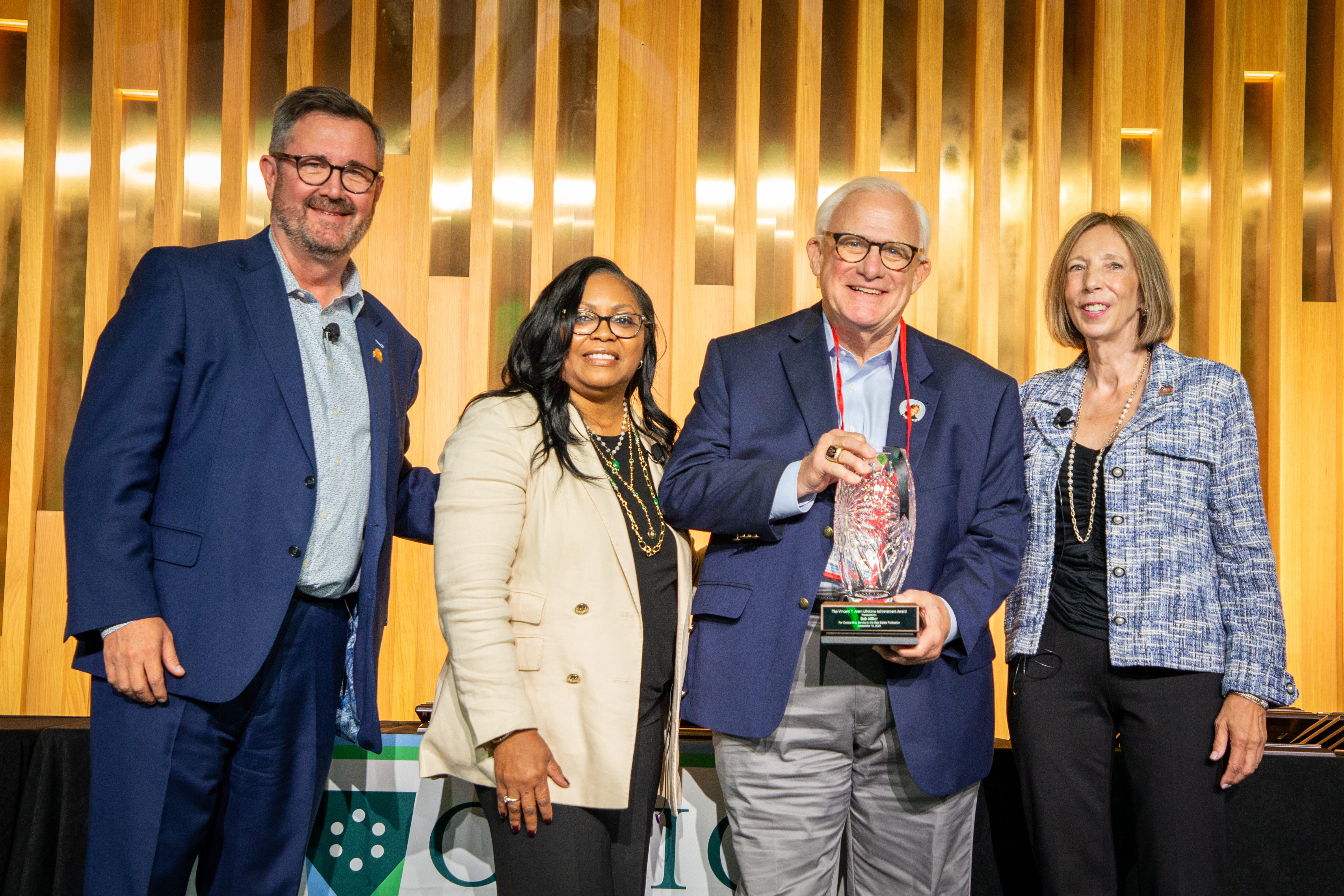 Bob Miller receives Ohio REALTORS 2025 Vincent T. Aveni Lifetime Achievement Award