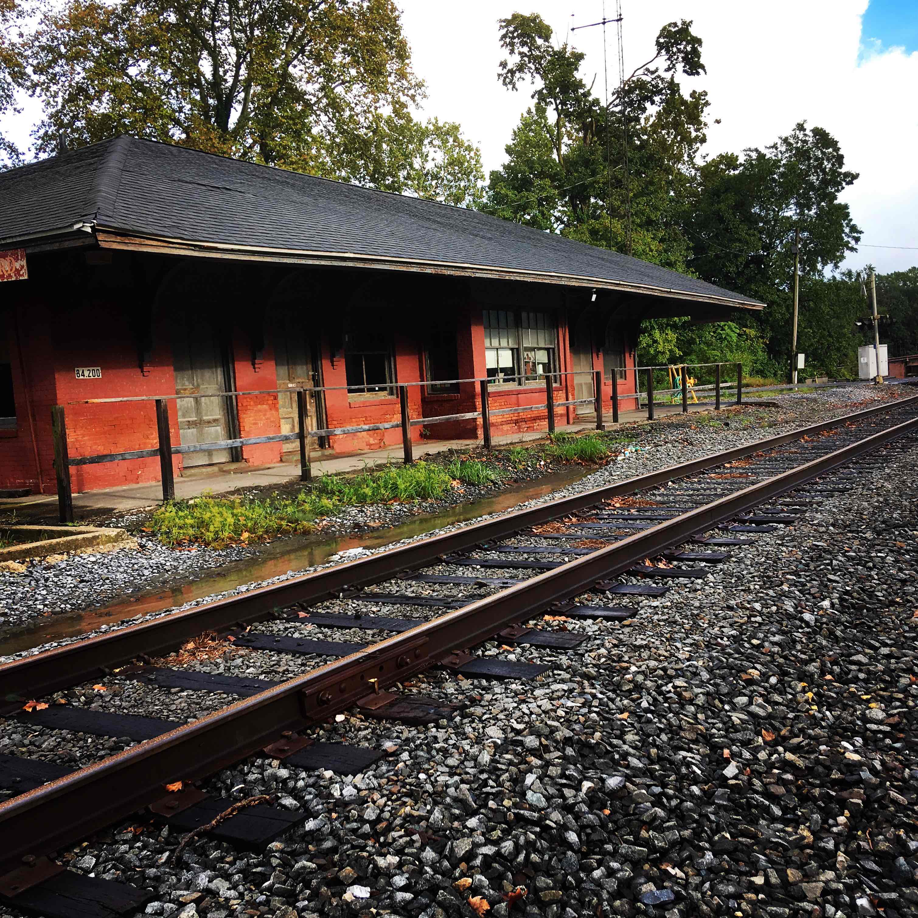 https://s3.us-east-2.amazonaws.com/partiko.io/img/aejackson-somewhere-on-delmarva--seaford-railroad-station-fs94phhn-1536782020888.png