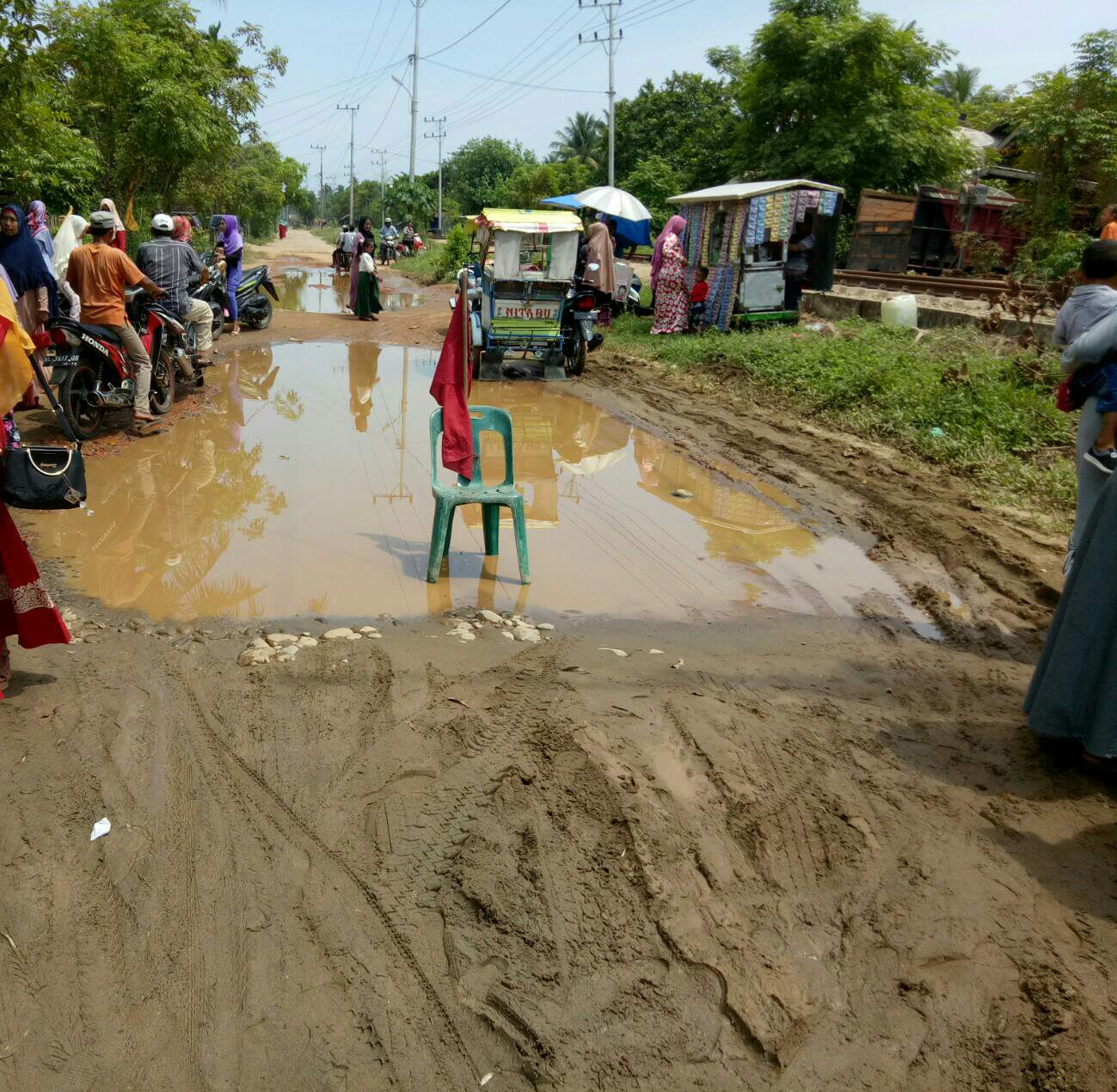 https://s3.us-east-2.amazonaws.com/partiko.io/img/aiyub99-partiko--the-road-was-badly-damaged-1531698777036.png