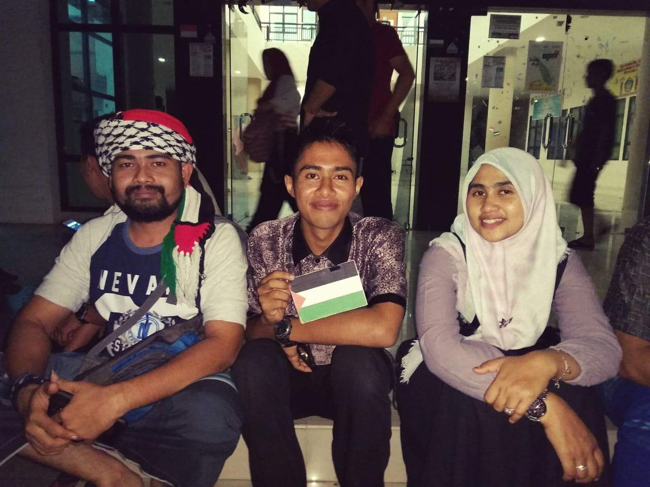 https://s3.us-east-2.amazonaws.com/partiko.io/img/aneukbawang-saya-penolak-penjajahan-1528058945548.png