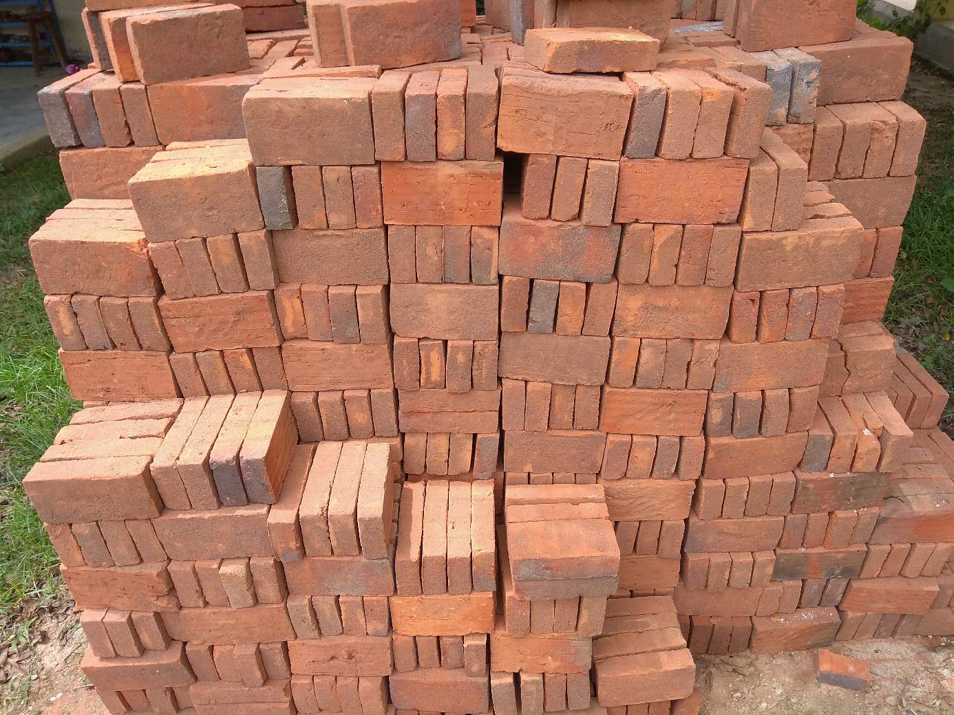 https://s3.us-east-2.amazonaws.com/partiko.io/img/hhusaini-brick-arrangement-1530865881043.png
