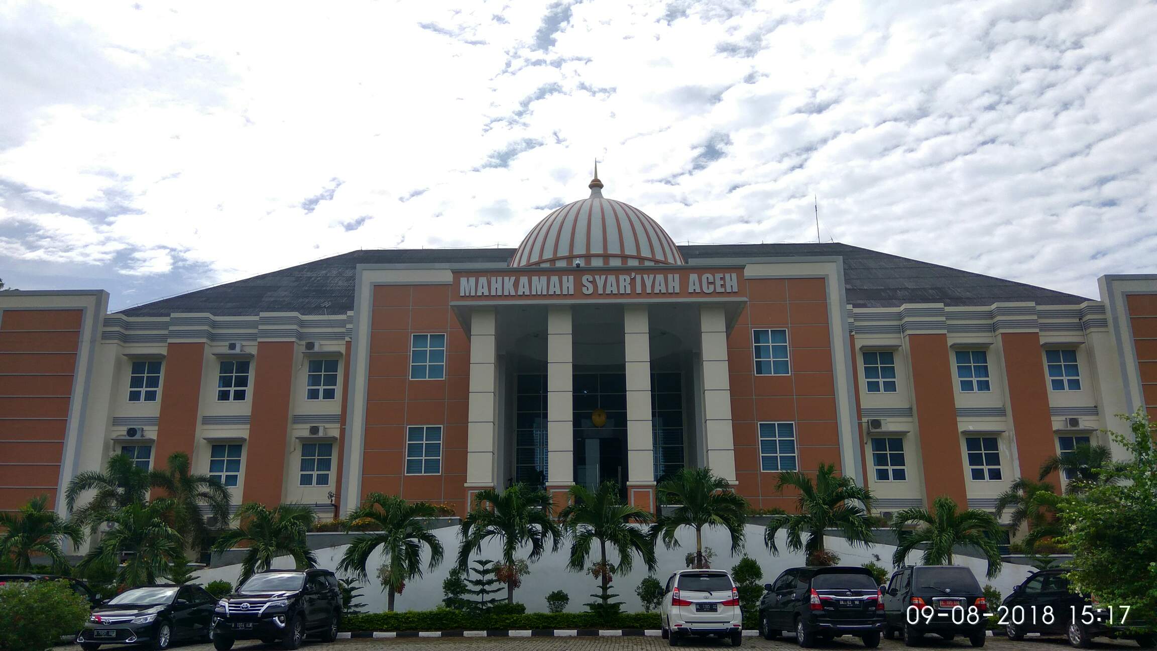 https://s3.us-east-2.amazonaws.com/partiko.io/img/khaimi-mahkamah-syariyah-aceh-building-1533832752932.png