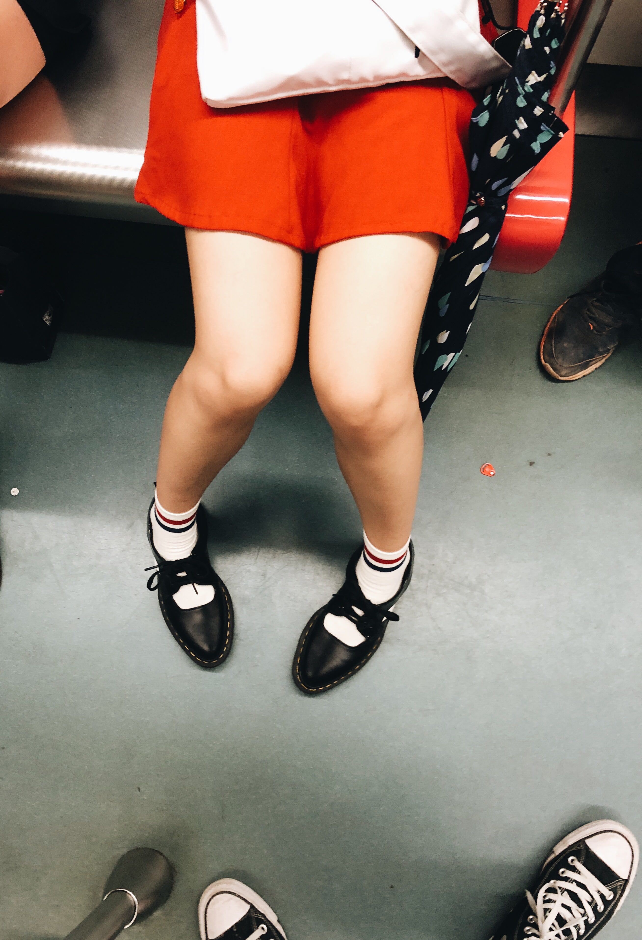 https://s3.us-east-2.amazonaws.com/partiko.io/img/omg2018-legs-hunter--on-the-subway-ifysdca1-1540274063385.png