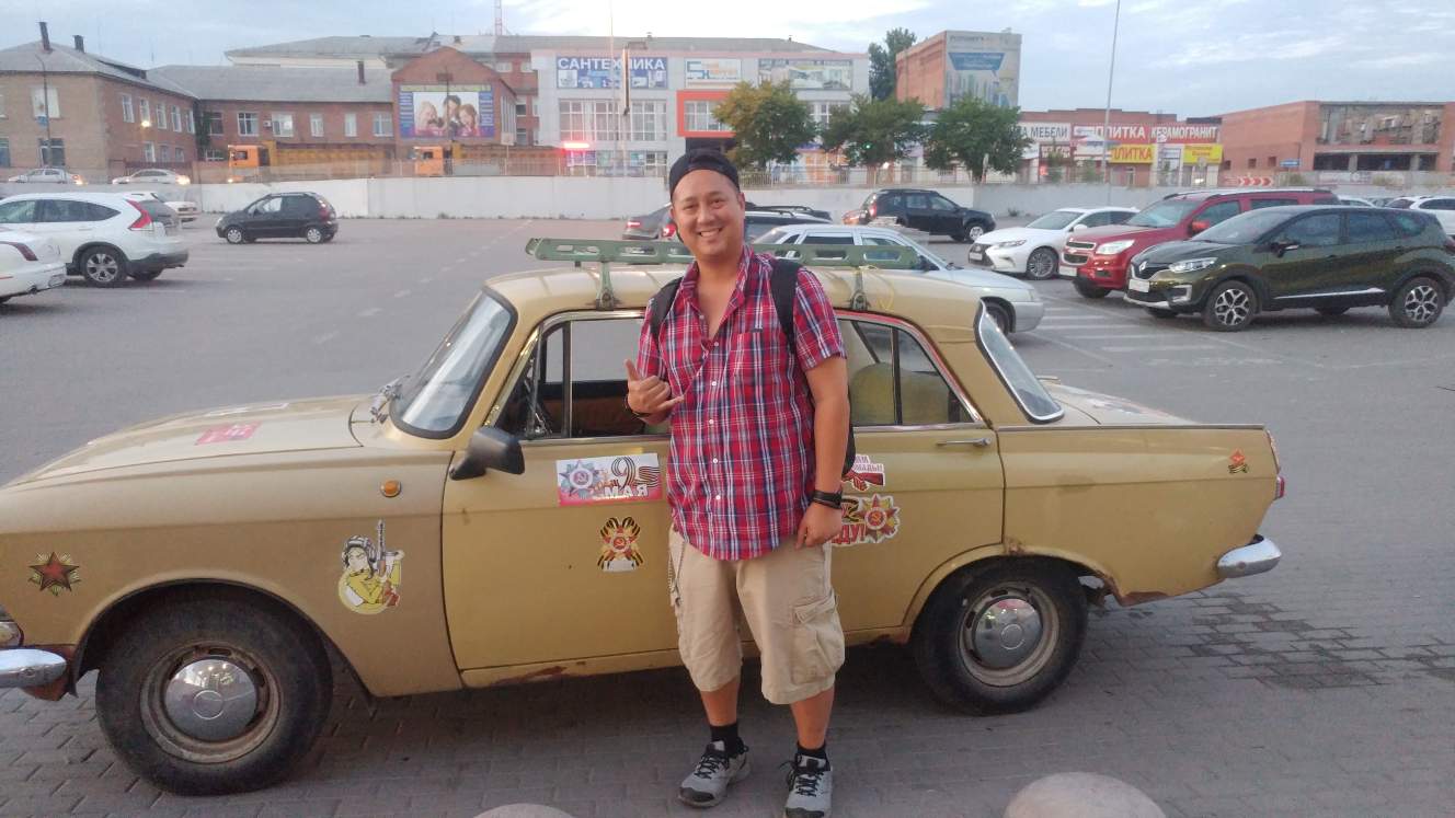 https://s3.us-east-2.amazonaws.com/partiko.io/img/steemcafe-war-wagon-in-russia-1531361349268.png