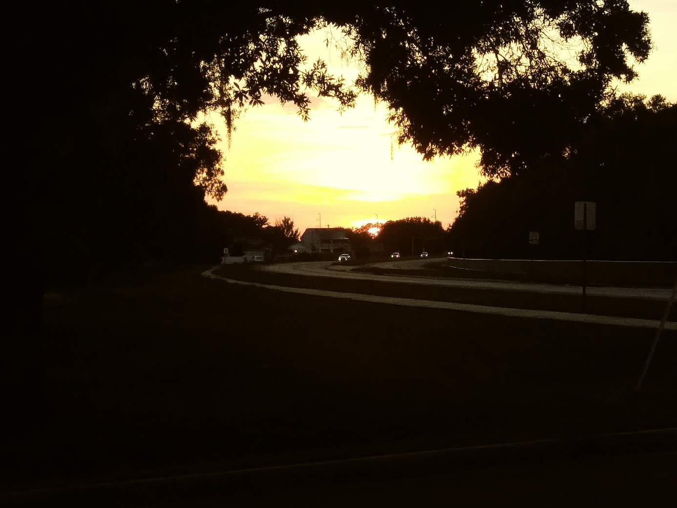 https://s3.us-east-2.amazonaws.com/partiko.io/img/tonygreene113-tampa-sunset-lg-k20-plus-vers-1529509190274.png