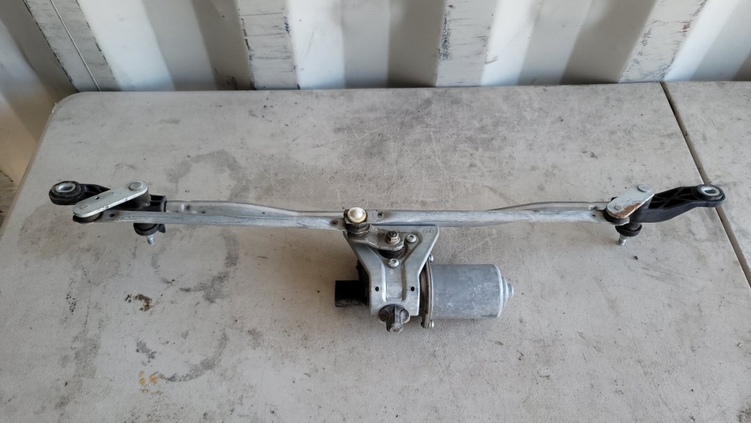 Windshield Wiper Arm Motor and Linkage Assembly Module 0718 JK