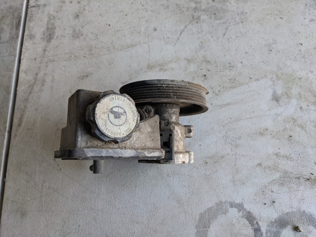 Grand Cherokee WJ Power Steering Pump Reservoir 4.0L 9904 52088278AC