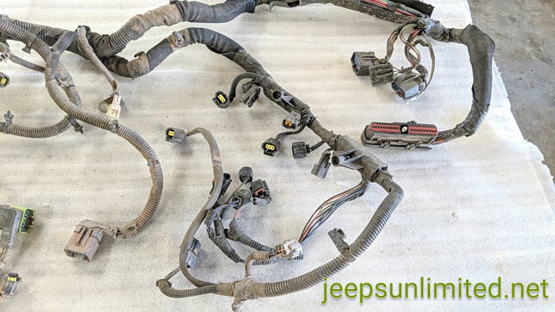 3.7 Liter V6 Engine Wiring Harness 2003 KJ 56044202AD Parts Breakers