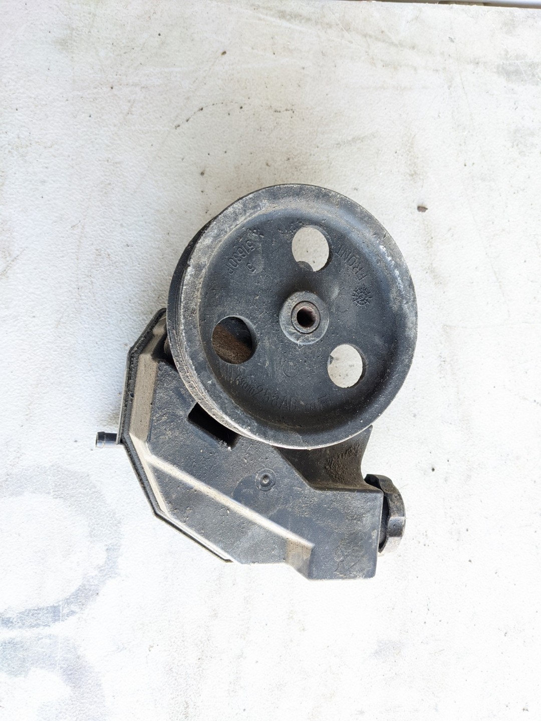 Grand Cherokee WJ Power Steering Pump Reservoir 4.0L 9904 52088278AC