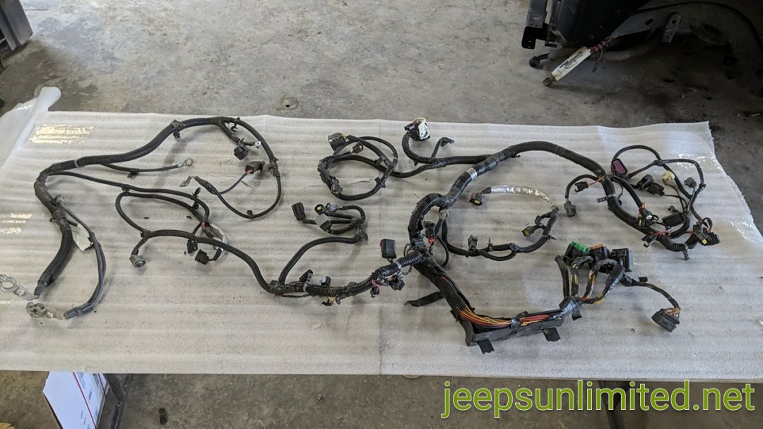 4.7L V8 Engine Wiring Harness w/ Battery Terminal Harness 2006 Durango 56051720AC Parts