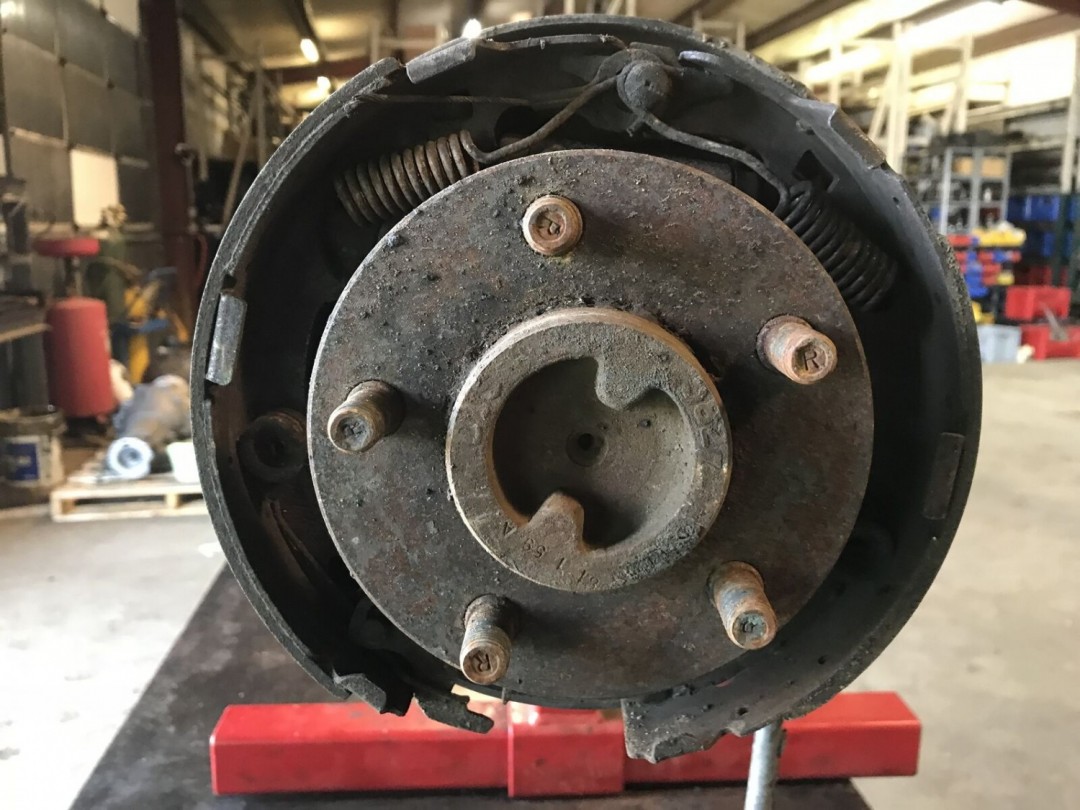 Cherokee XJ Rear Axle Assembly Dana 35 3.55 Gear Ratio with ABS 1984