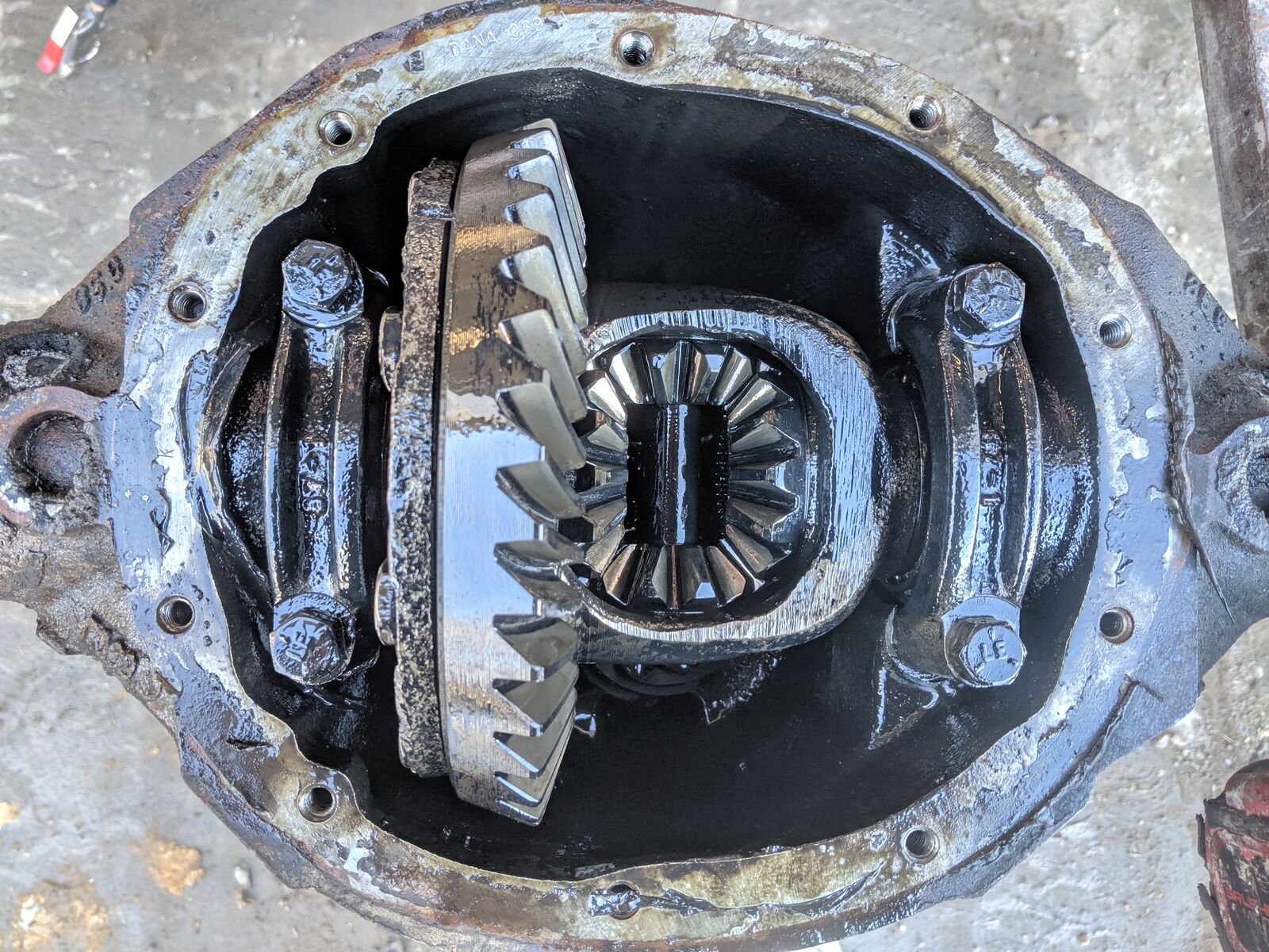 Comanche Rear Axle Assembly Dana 35 with 3.55 Gear Ratio MJ 8692 Mopar