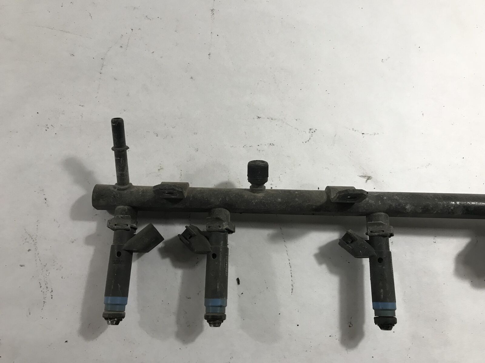 Jeep Fuel Rail with Injectors 4.0L 6 Cylinder 9904 05014496AC Parts