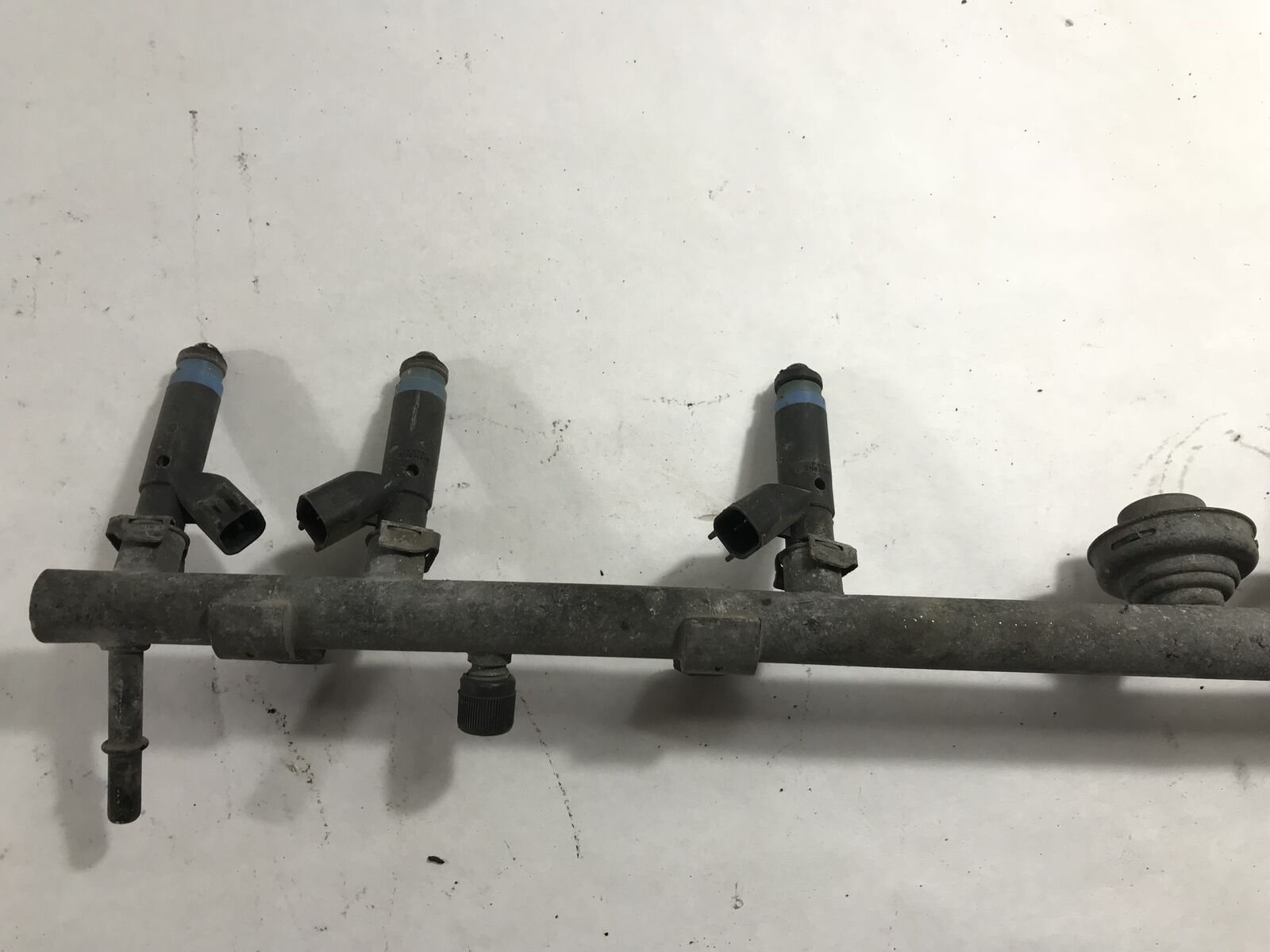 Jeep Fuel Rail with Injectors 4.0L 6 Cylinder 9904 05014496AC Parts