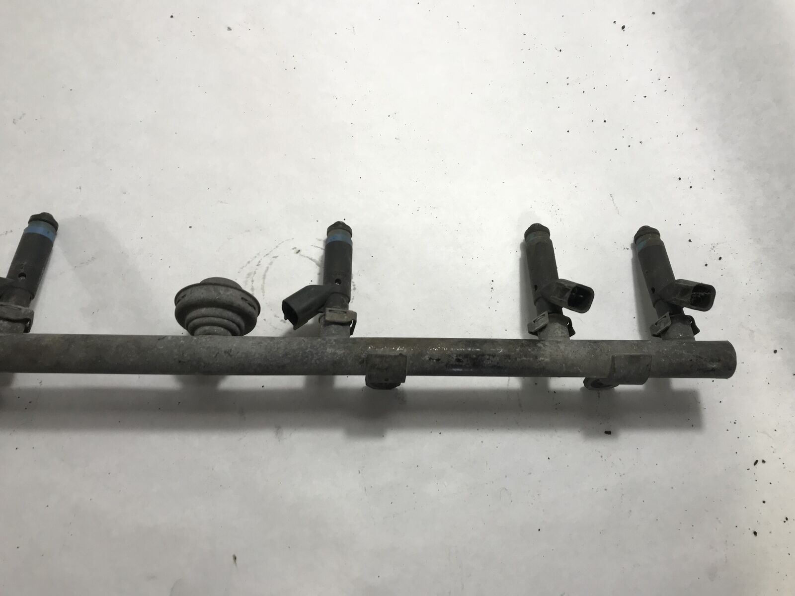 Jeep Fuel Rail with Injectors 4.0L 6 Cylinder 9904 05014496AC Parts