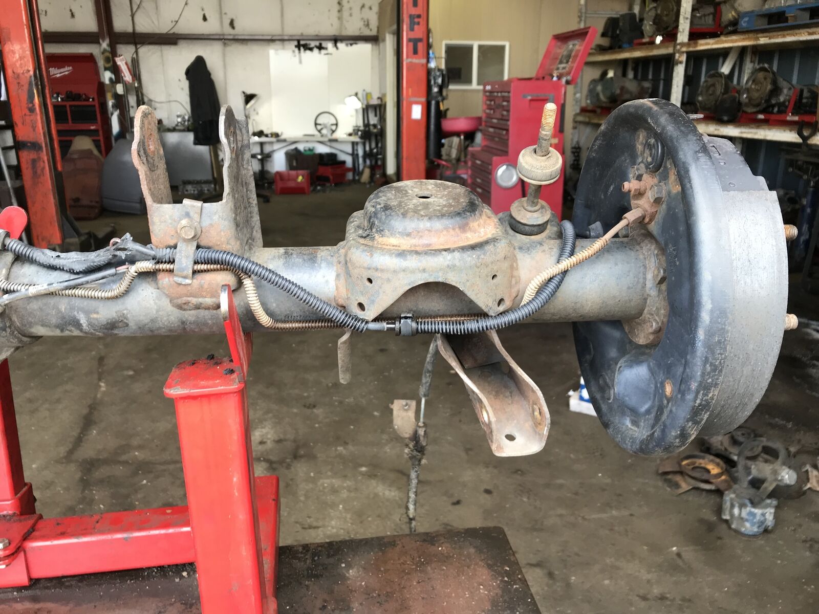 Jeep Grand Cherokee Rear Dana 35 Axle with 3.73 Gears ZJ 19931998 with