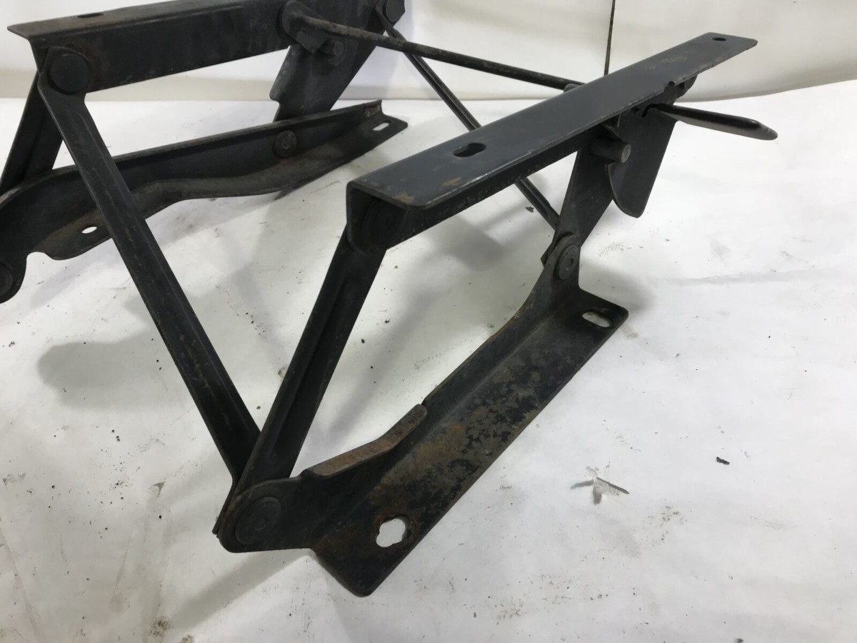 CJ YJ Driver Seat Bracket Tumbler Front Left Side J5758537 19811990