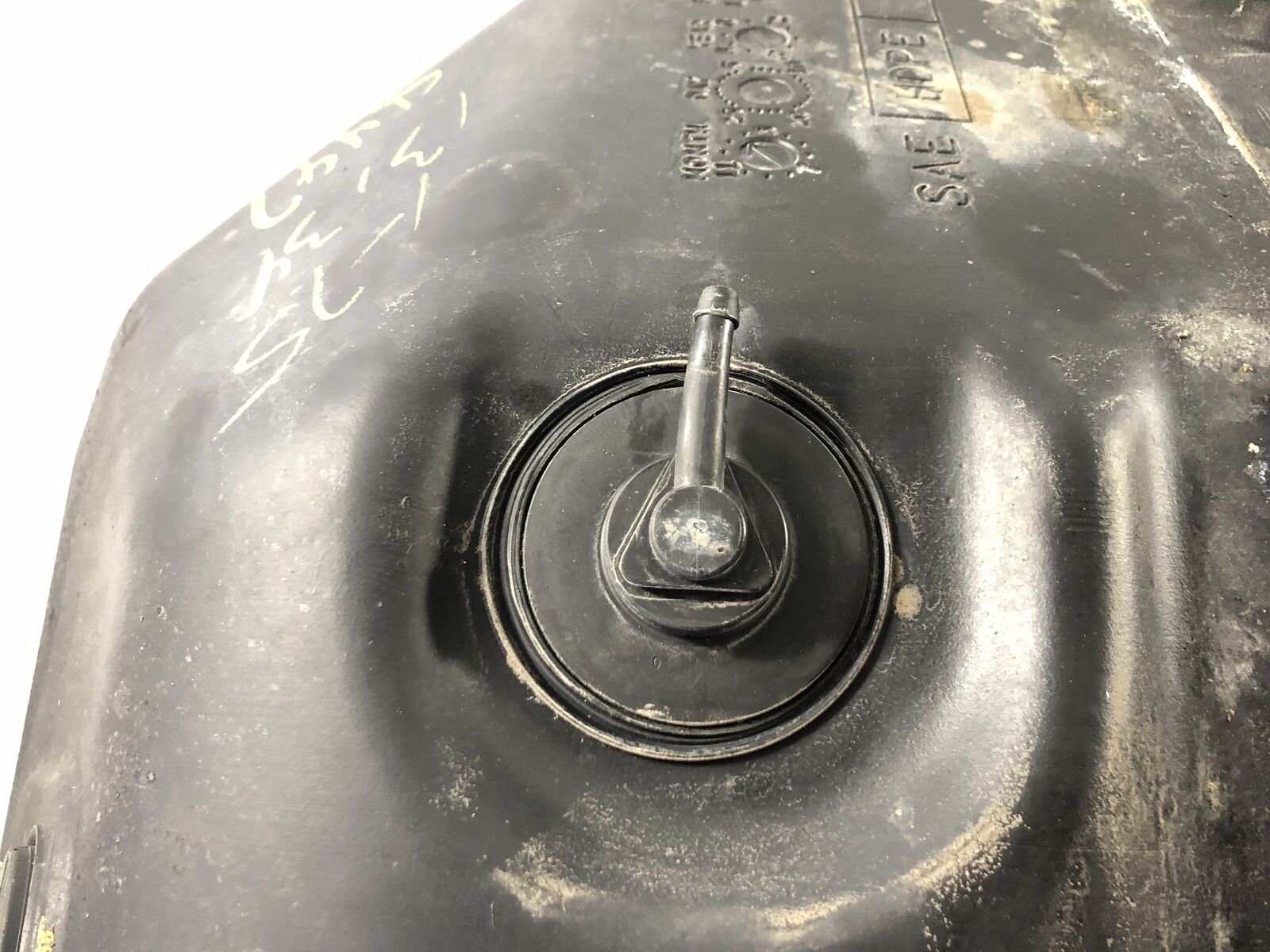 Wrangler TJ Gas Fuel Tank Poly Plastic Fuel Container 19 Gallon