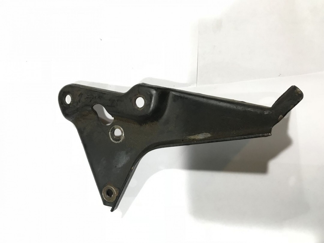 Wrangler YJ Power Steering Pump Bracket Mount Serpentine Belt 53000094