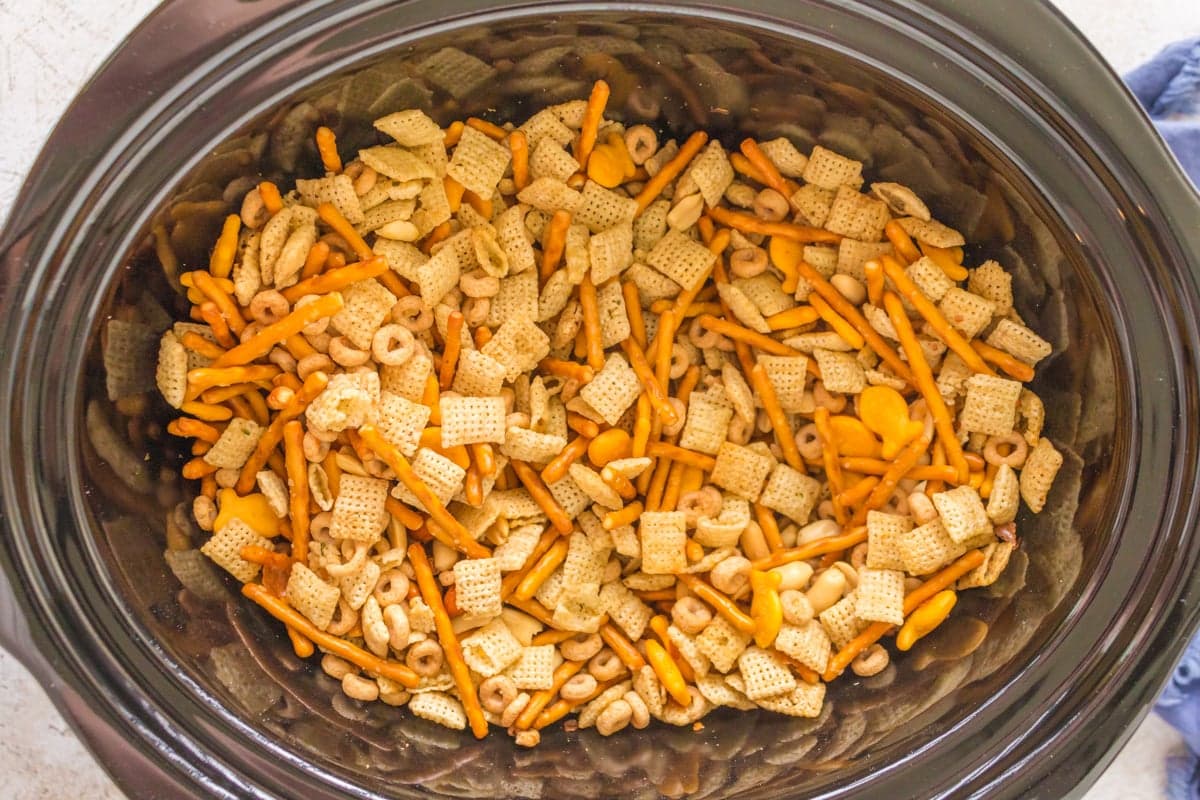 Recipe for Ranch Chex Mix: Irresistibly Crunchy Snack Delight