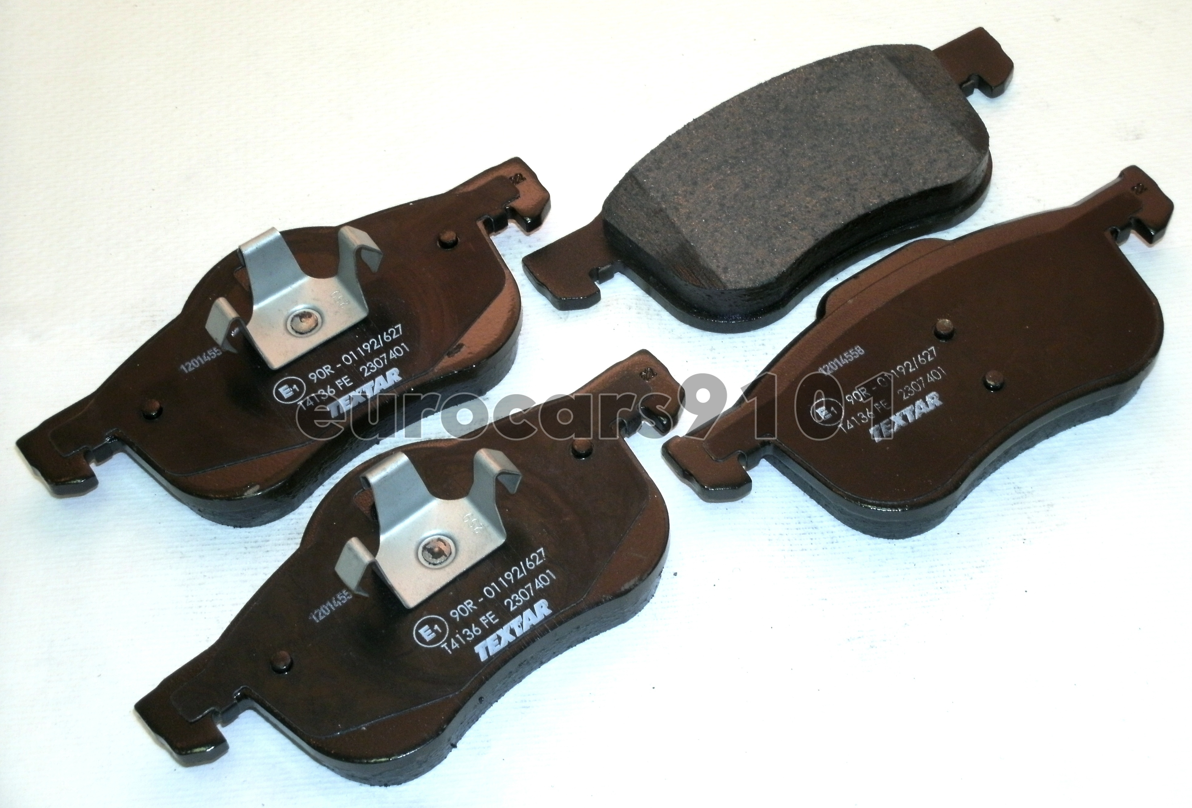 Front Volvo S60 S80 V70 XC70 1999-2009 Disc Brake Pad Brembo P86016N